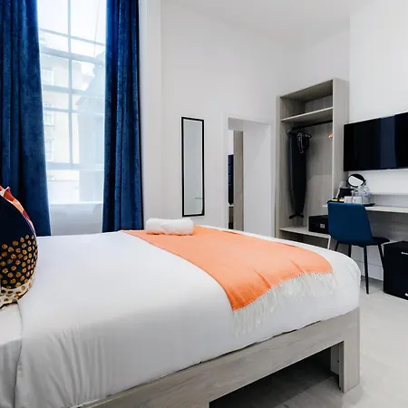 Upper Berkeley Hotel London Room photo
