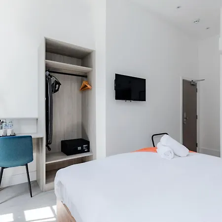 Upper Berkeley Hotel London Room photo