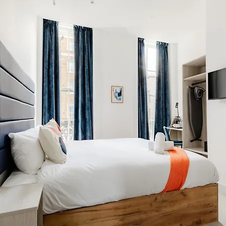 Upper Berkeley Hotel London Room photo