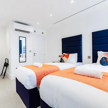 Upper Berkeley Hotel London Room photo