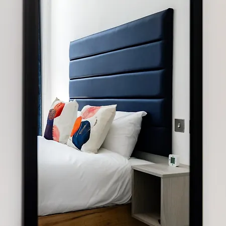 Upper Berkeley Hotel London Room photo