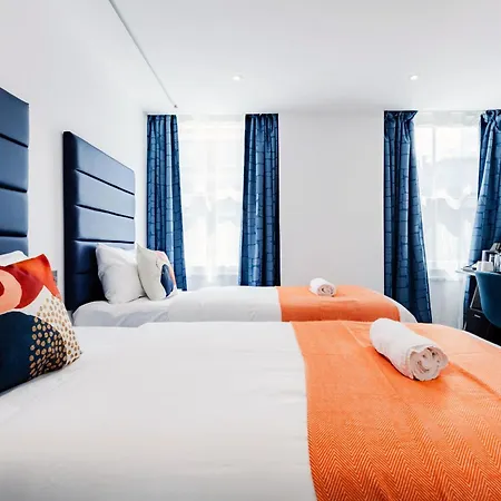Upper Berkeley Hotel London Room photo